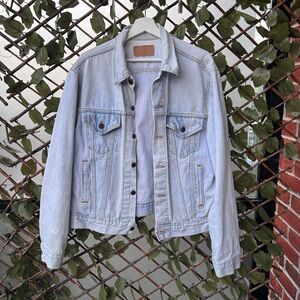Vintage Levi’s 80’s/90s light blue faded denim jacket